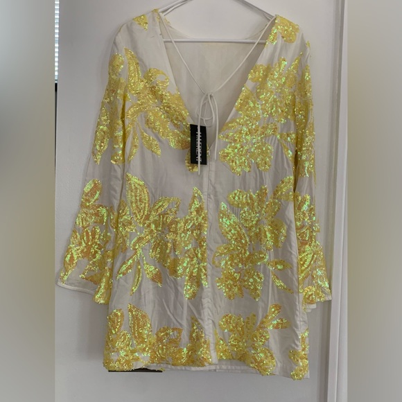 Endless Rose Linen & Sequence Mini Dress Size Small New With Tags - Picture 2 of 3